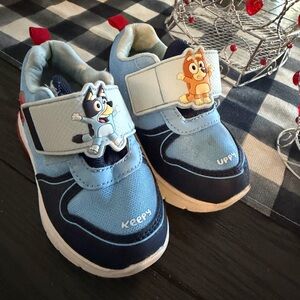 Toddler Bluey light up shoes size 8